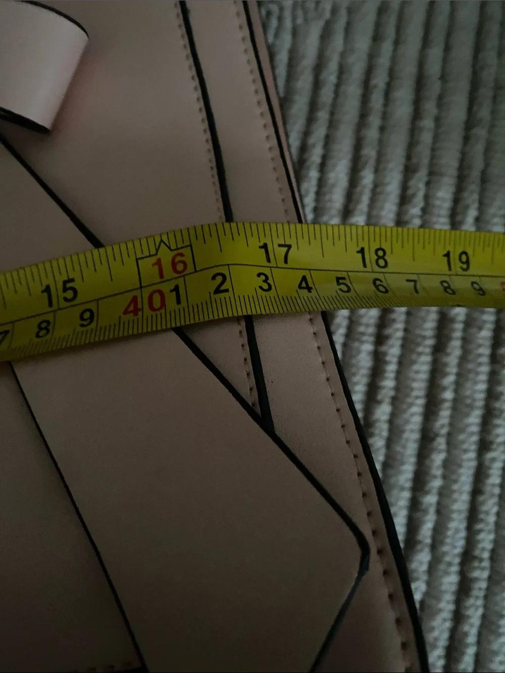 Huge pink bag that fits a laptop